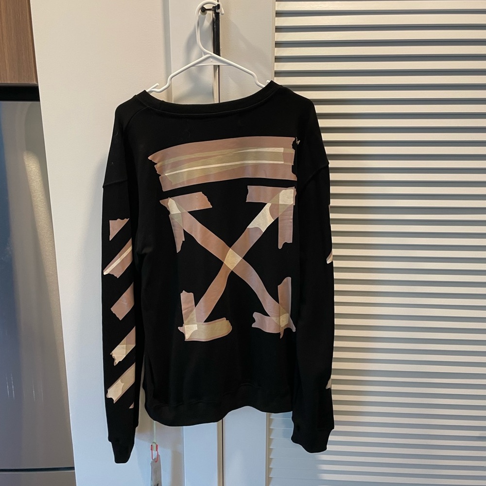 Off white crew neck sweater